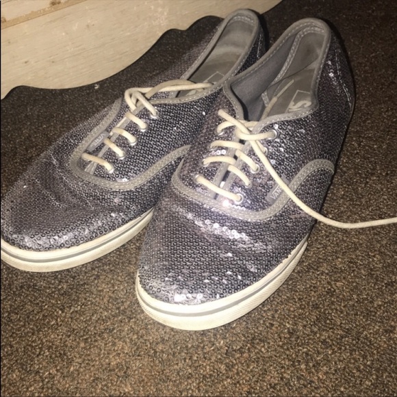 Vans - Picture 1 of 2